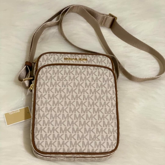 MICHAEL KORS FLIGHT BODY BAG - Picture 1 of 6